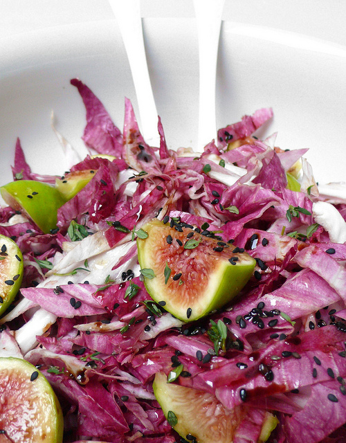 Radicchio and fig salad with black sesame seeds, balsamic vinegar and thyme 